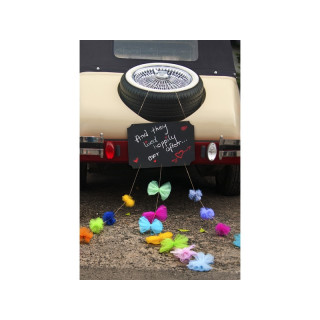 deco-voiture-mariage-pompons